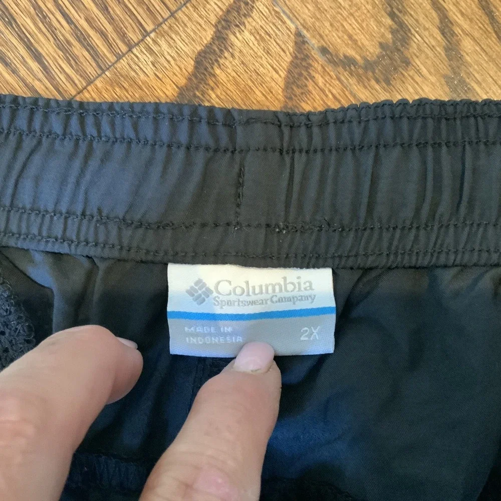 COLUMBIA 2XL Black Nylon Shorts Elastic Waist‎ Pockets Hiking Fishing Swimming